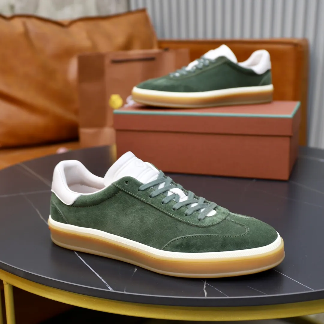 Men's Men's Shoes💰540💰••New Products•• LoroPian*_Noyo-Pianya New men's casual moral training sneakers, LP lace-up casual shoes!  Made of original imported soft cowhide and suede fabric, it highlights the sporty style. The heel is decorated with logo embossing and the original molding. The raw rubber translucent sole combined with the color welt adds a sense of modernity to the shoe. The shoe is overall refreshing and easy to match with style. It has a full cowhide lining for the feet. The original box packaging at the counter comes with wooden balls and a dust bag! Size: 38-44 (.45 customized)